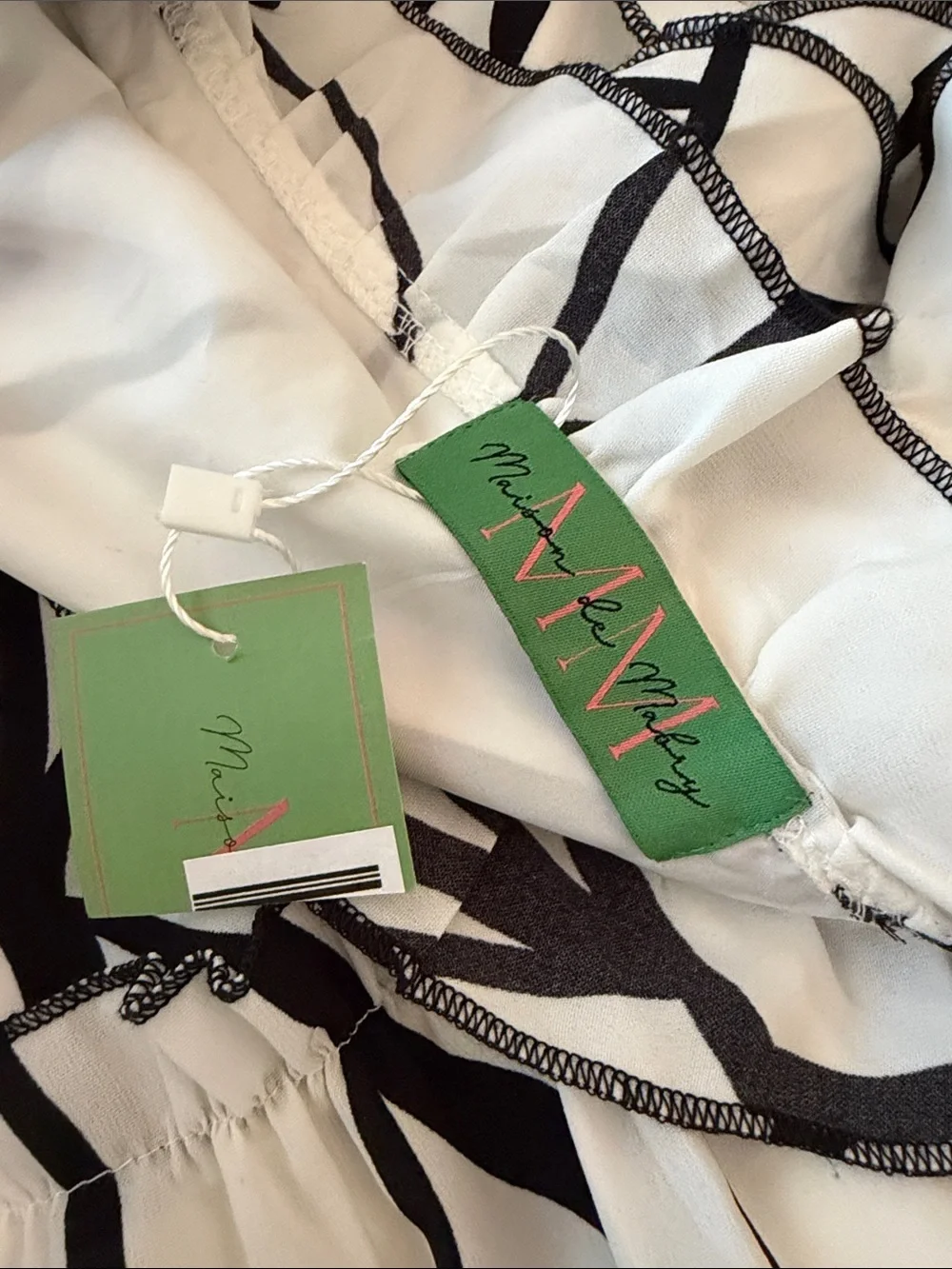 Chic Maxi Dress with Black Abstract Line Print - Picture 10 of 10